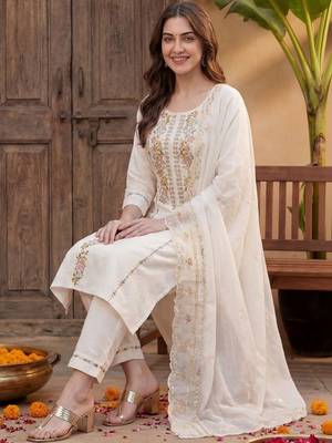 Women Floral Embroidered Thread Work Cotton Kurta with Trousers & With Dupatta 1