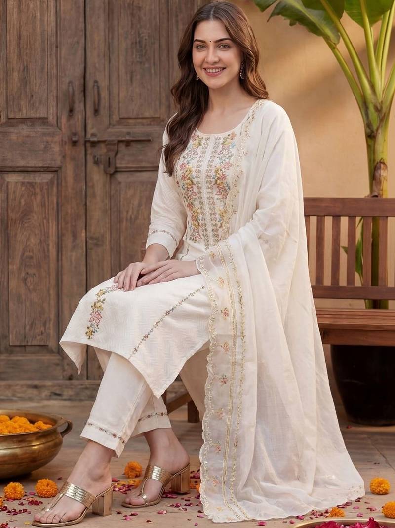 Women Floral Embroidered Thread Work Cotton Kurta with Trousers & With Dupatta