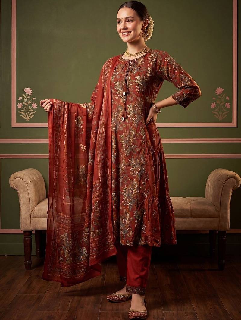 Women Floral Printed Tiered Cotton Kurta with Trousers & With Dupatta