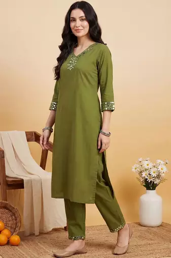 Women Mirror Work Kurta with Trousers