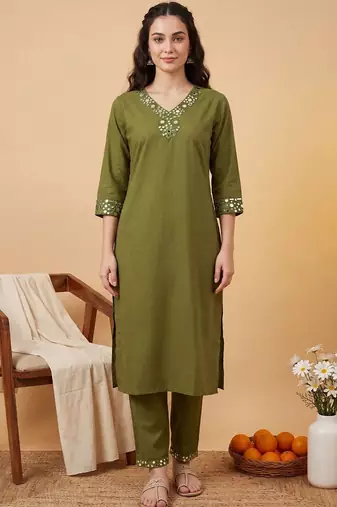Women Mirror Work Kurta with Trousers