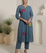 Women Floral Embroidered Thread Work Cotton Kurta with Trousers