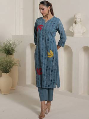 Women Floral Embroidered Thread Work Cotton Kurta with Trousers 3