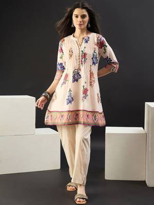 Women Floral Printed Pleated Cotton Kurti with Trousers 4