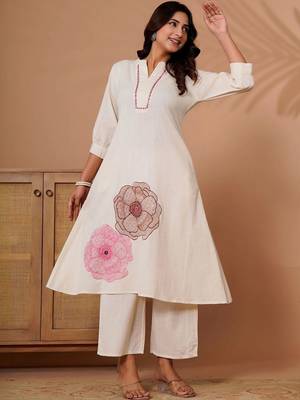 Women Floral Embroidered Thread Work Kurta with Palazzos 1