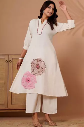 Women Floral Embroidered Thread Work Kurta with Palazzos