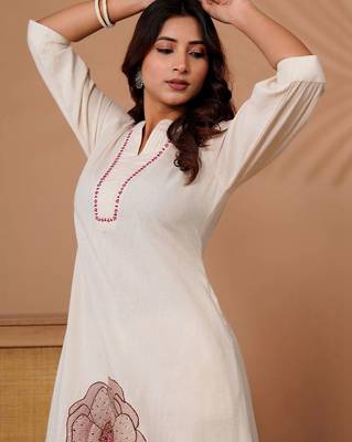 Women Floral Embroidered Thread Work Kurta with Palazzos 2