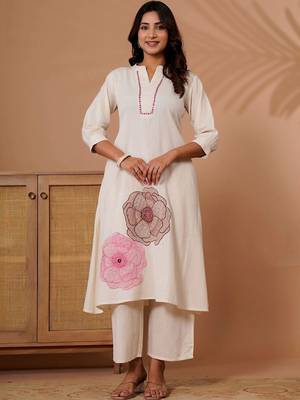 Women Floral Embroidered Thread Work Kurta with Palazzos 4
