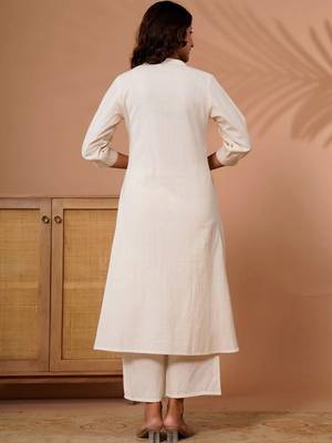 Women Floral Embroidered Thread Work Kurta with Palazzos 5