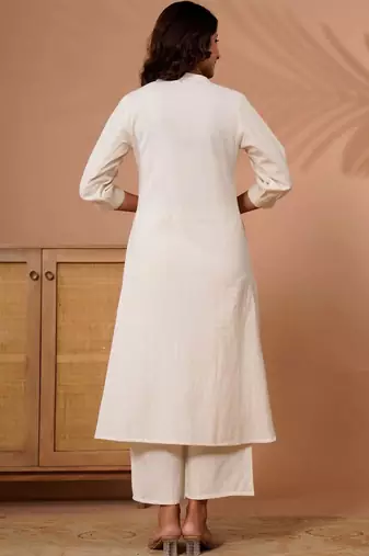 Women Floral Embroidered Thread Work Kurta with Palazzos