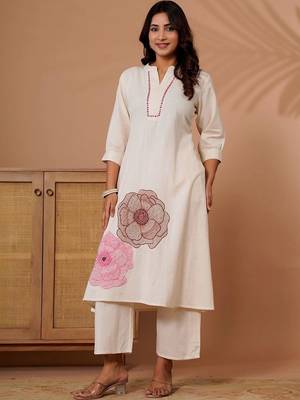 Women Floral Embroidered Thread Work Kurta with Palazzos 6