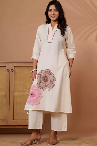 Women Floral Embroidered Thread Work Kurta with Palazzos