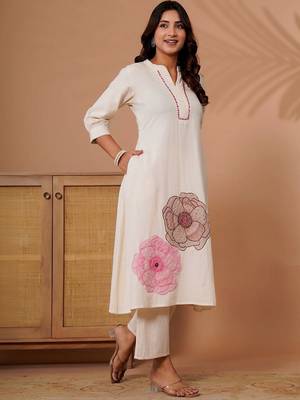 Women Floral Embroidered Thread Work Kurta with Palazzos 7