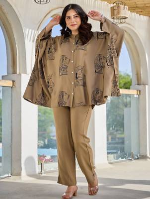 Women Ethnic Motifs Printed Band Collar Kaftan Kurta With Trouser 1