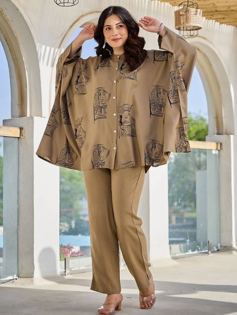 Women Ethnic Motifs Printed Band Collar Kaftan Kurta With Trouser
