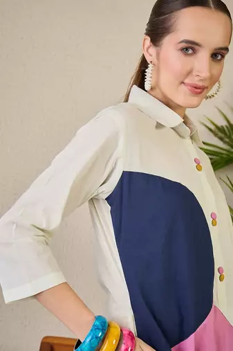 Women Geometric Printed Cotton Kurta with Trousers