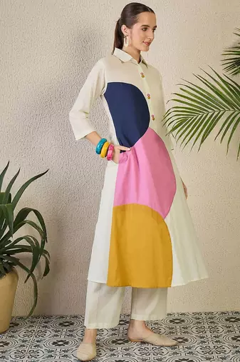 Women Geometric Printed Cotton Kurta with Trousers