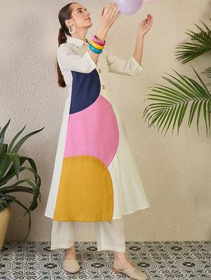Women Geometric Printed Cotton Kurta with Trousers 5