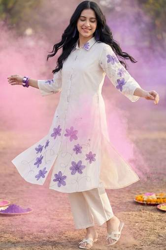 Women Floral Embroidered Thread Work Cotton Kurta with Trousers