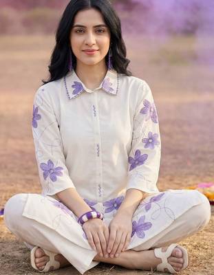 Women Floral Embroidered Thread Work Cotton Kurta with Trousers 5