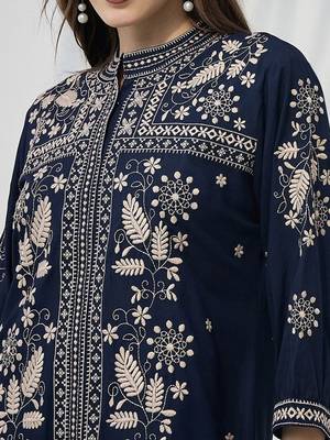 Ethnic Motifs Embroidered Thread Work Kurta With Trousers 2