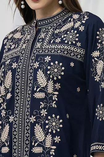 Ethnic Motifs Embroidered Thread Work Kurta With Trousers