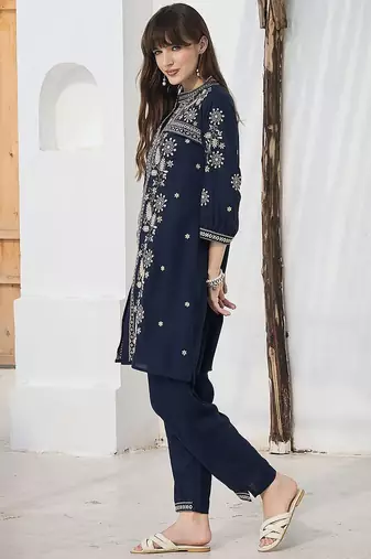 Ethnic Motifs Embroidered Thread Work Kurta With Trousers