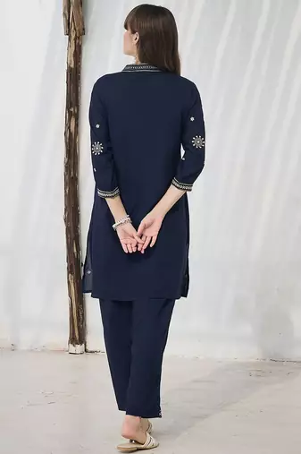 Ethnic Motifs Embroidered Thread Work Kurta With Trousers