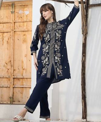 Ethnic Motifs Embroidered Thread Work Kurta With Trousers 5