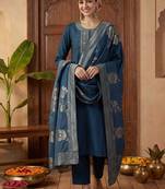 Women Ethnic Motifs Embroidered Kurta with Trousers & With Dupatta