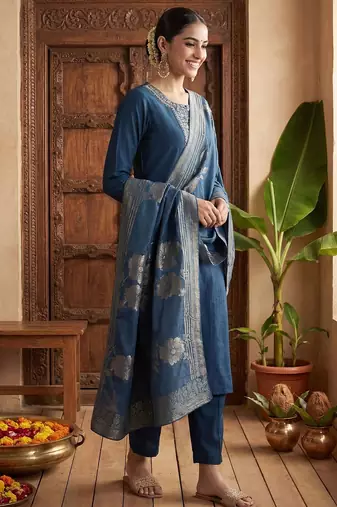Women Ethnic Motifs Embroidered Kurta with Trousers & With Dupatta