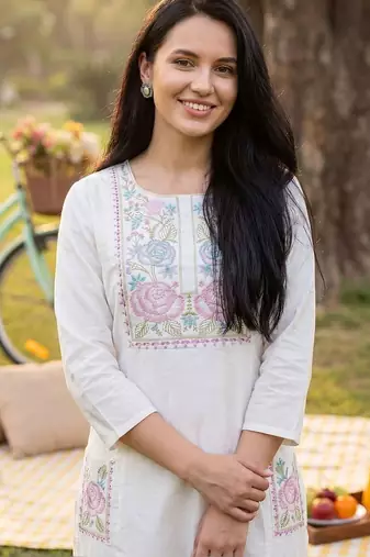 Women Floral Embroidered Regular Thread Work Pure Cotton Kurta with Trousers