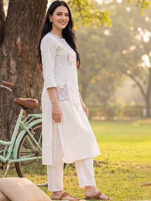 Women Floral Embroidered Regular Thread Work Pure Cotton Kurta with Trousers 4