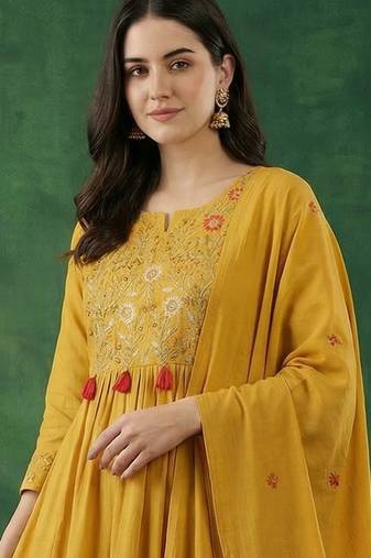 Women Ethnic Motifs Embroidered Thread Work Kurta with Trousers & With Dupatta