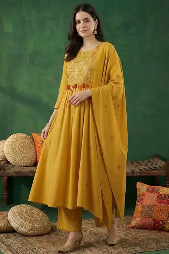 Women Ethnic Motifs Embroidered Thread Work Kurta with Trousers & With Dupatta