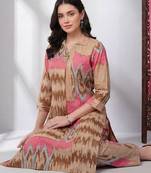 Women Printed Cotton Kurta with Trousers