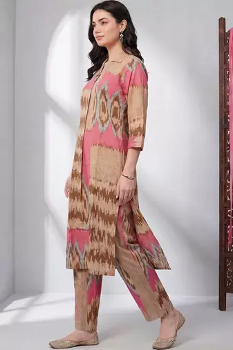 Women Printed Cotton Kurta with Trousers