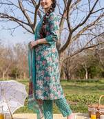 Women Floral Printed Cotton Kurta with Trousers & With Dupatta
