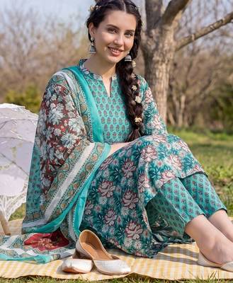Women Floral Printed Cotton Kurta with Trousers & With Dupatta 5