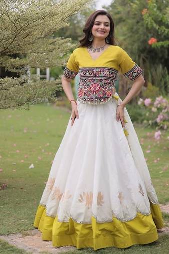 Navratri flared lehenga & multicolor kutchi embroidered blouse set full stitched FREE SIZE - UP TO 40
