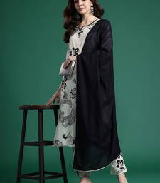 Women Floral Printed Beads and Stones Cotton Kurta with Trousers & With Dupatta