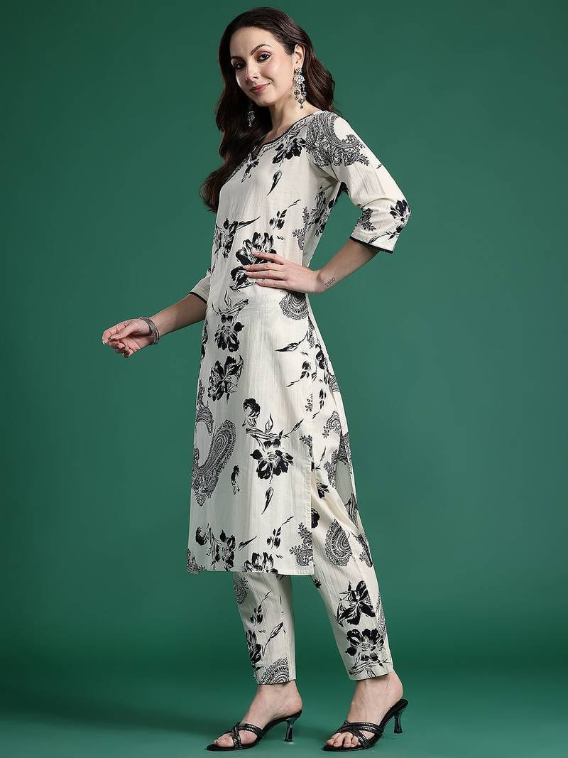 Women Floral Printed Beads and Stones Cotton Kurta with Trousers & With Dupatta