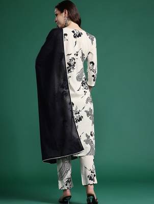 Women Floral Printed Beads and Stones Cotton Kurta with Trousers & With Dupatta 6