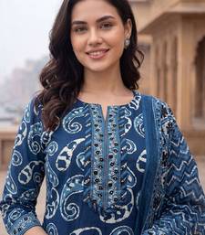Women Ethnic Motifs Printed Cotton Kurta with Trousers & With Dupatta