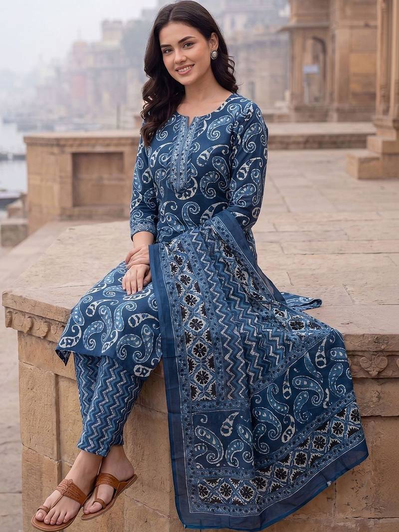 Women Ethnic Motifs Printed Cotton Kurta with Trousers & With Dupatta