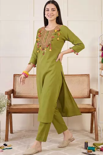 Women Ethnic Motifs Embroidered Thread Work Cotton Kurta with Trousers