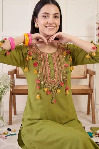 Women Ethnic Motifs Embroidered Thread Work Cotton Kurta with Trousers