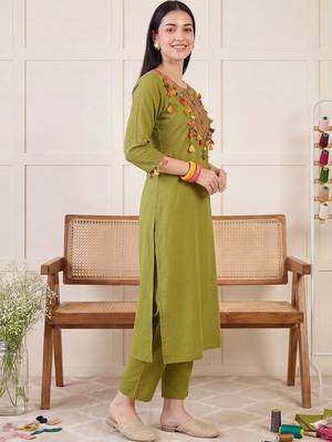 Women Ethnic Motifs Embroidered Thread Work Cotton Kurta with Trousers 3