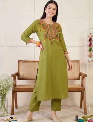 Women Ethnic Motifs Embroidered Thread Work Cotton Kurta with Trousers 6