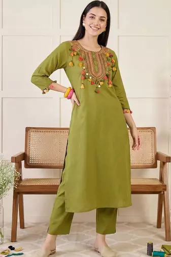 Women Ethnic Motifs Embroidered Thread Work Cotton Kurta with Trousers